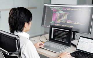 微山 ,php声明和调用变量的符号是什么？